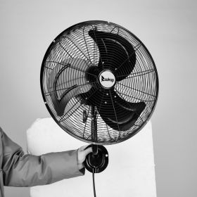18 Inch High Velocity Oscillating Wall Mount Fan, 3 Speed Heavy Duty Metal Industrial Wall Fan, Horizontal Oscillation & Tilt Adjustable, 110V Wa (Option: Black)